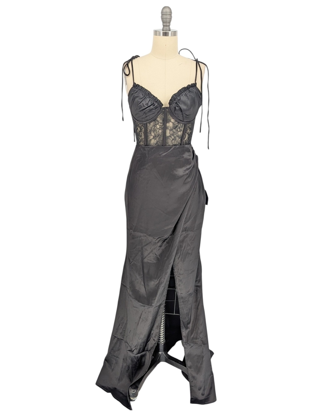 30337 NEW Lulus Satin Lace Bustier Maxi Dress Black size Small goth formal prom